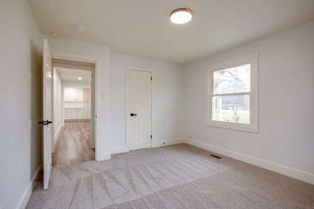 106 Shady Dr, Columbia, TN 38401