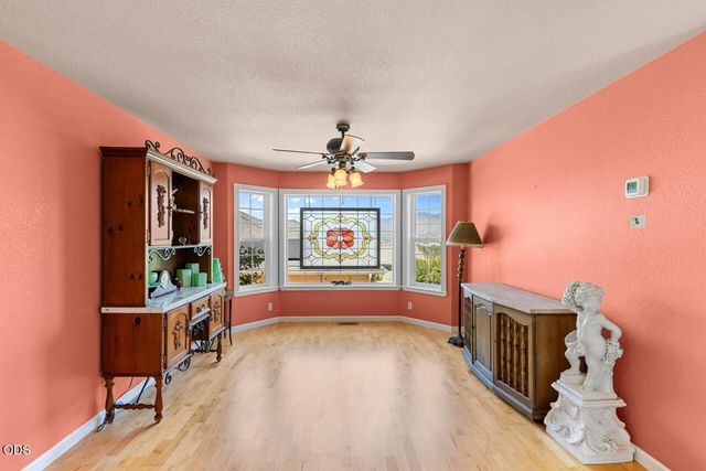 1583 Panoramic Loop, Grants Pass, OR 97527