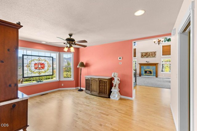 1583 Panoramic Loop, Grants Pass, OR 97527