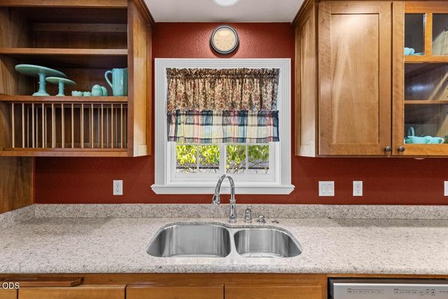 1583 Panoramic Loop, Grants Pass, OR 97527