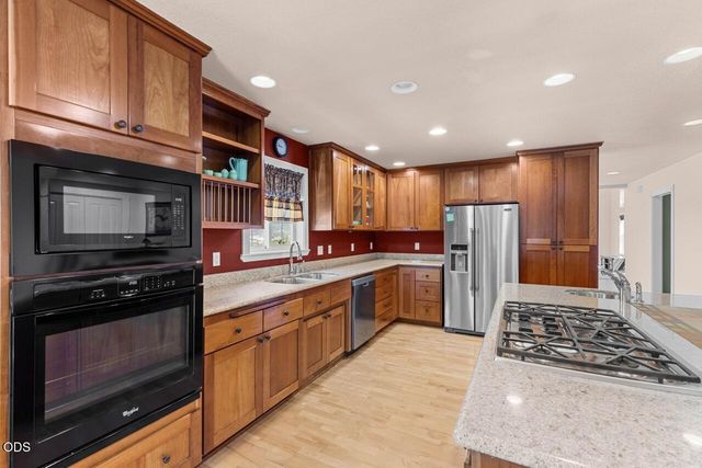 1583 Panoramic Loop, Grants Pass, OR 97527