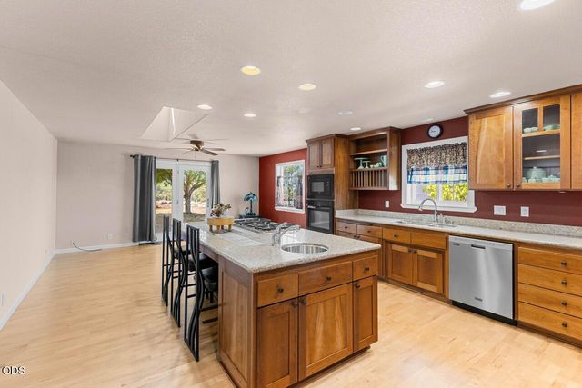 1583 Panoramic Loop, Grants Pass, OR 97527
