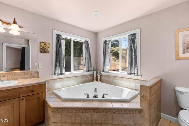 1583 Panoramic Loop, Grants Pass, OR 97527