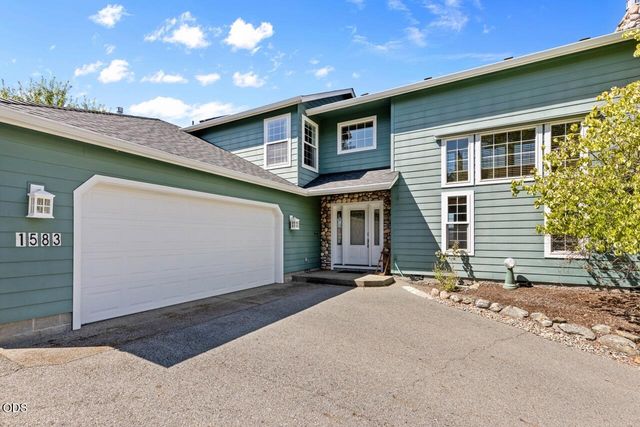 1583 Panoramic Loop, Grants Pass, OR 97527