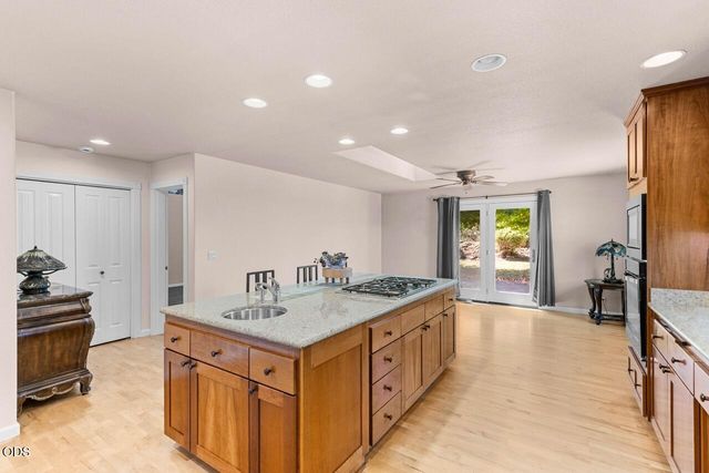 1583 Panoramic Loop, Grants Pass, OR 97527