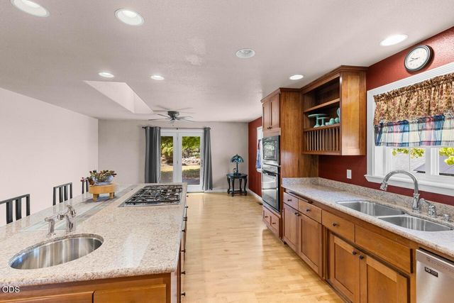 1583 Panoramic Loop, Grants Pass, OR 97527
