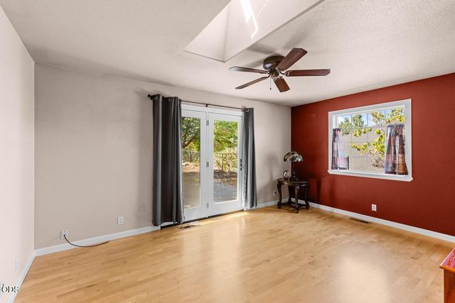 1583 Panoramic Loop, Grants Pass, OR 97527