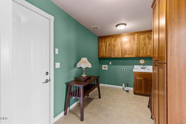 1583 Panoramic Loop, Grants Pass, OR 97527