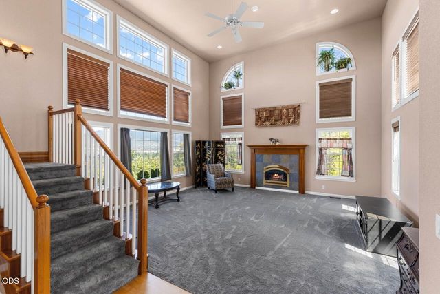 1583 Panoramic Loop, Grants Pass, OR 97527