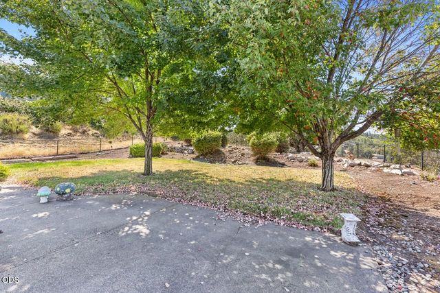 1583 Panoramic Loop, Grants Pass, OR 97527