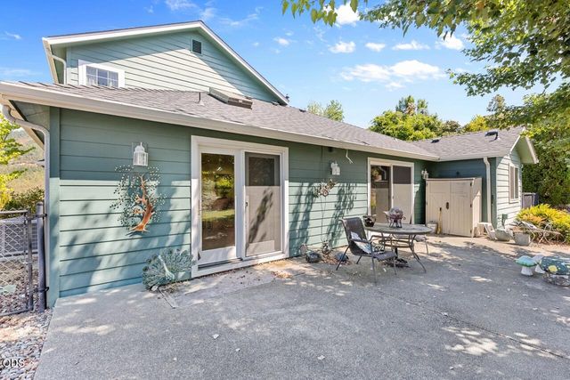 1583 Panoramic Loop, Grants Pass, OR 97527