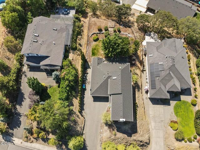 1583 Panoramic Loop, Grants Pass, OR 97527