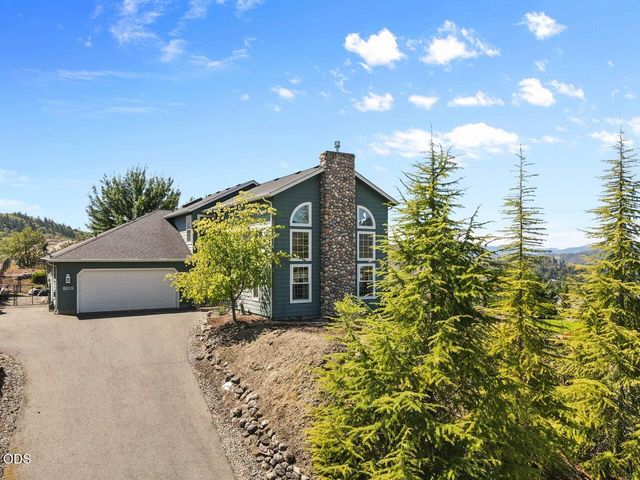 1583 Panoramic Loop, Grants Pass, OR 97527