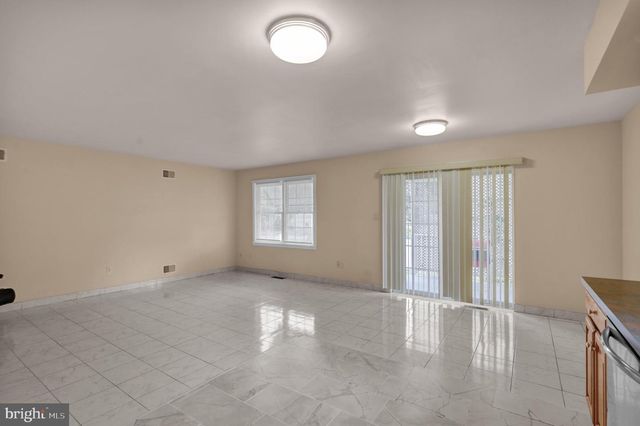 100 N ROBESON ST, Robesonia, PA 19551