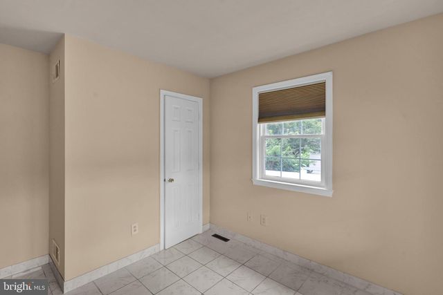 100 N ROBESON ST, Robesonia, PA 19551