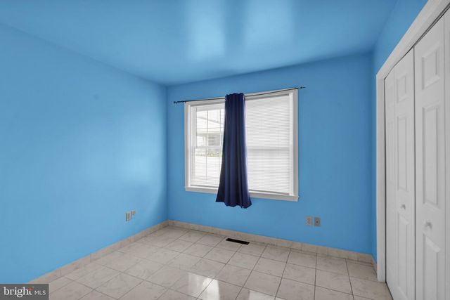 100 N ROBESON ST, Robesonia, PA 19551