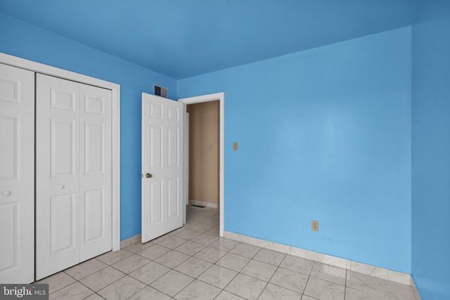 100 N ROBESON ST, Robesonia, PA 19551