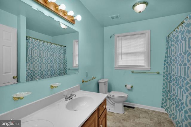 100 N ROBESON ST, Robesonia, PA 19551