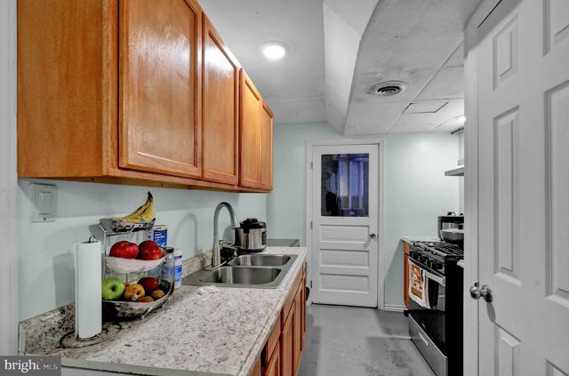100 N ROBESON ST, Robesonia, PA 19551