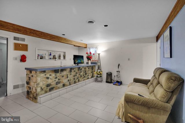 100 N ROBESON ST, Robesonia, PA 19551