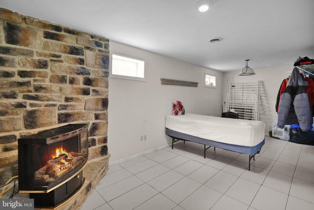 100 N ROBESON ST, Robesonia, PA 19551