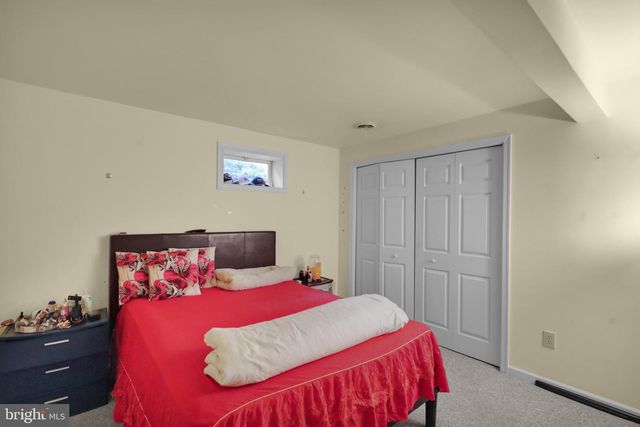 100 N ROBESON ST, Robesonia, PA 19551