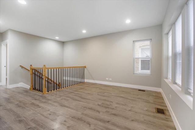 5731 N Washtenaw Avenue 1R, Chicago, IL 60659