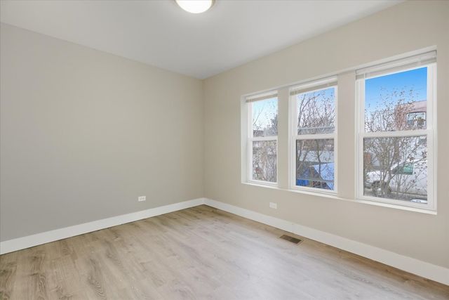 5731 N Washtenaw Avenue 1R, Chicago, IL 60659