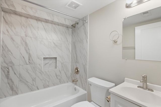 5731 N Washtenaw Avenue 1R, Chicago, IL 60659