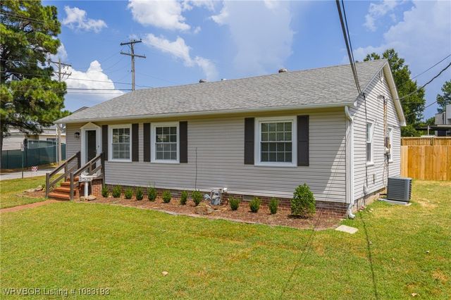 2001 Wolfe Lane, Fort Smith, AR 72901