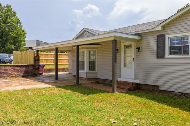 2001 Wolfe Lane, Fort Smith, AR 72901