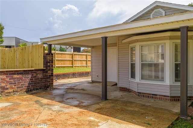 2001 Wolfe Lane, Fort Smith, AR 72901