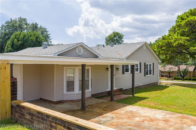 2001 Wolfe Lane, Fort Smith, AR 72901