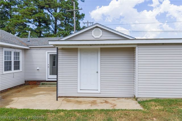 2001 Wolfe Lane, Fort Smith, AR 72901