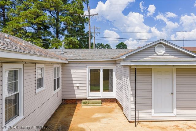 2001 Wolfe Lane, Fort Smith, AR 72901