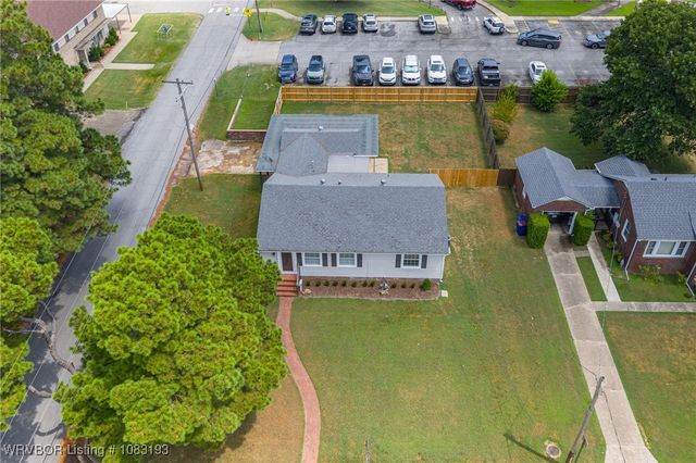 2001 Wolfe Lane, Fort Smith, AR 72901