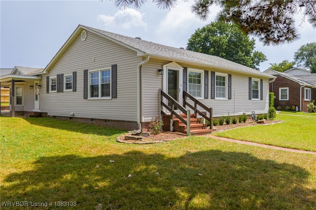 2001 Wolfe Lane, Fort Smith, AR 72901