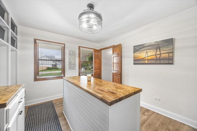 395 Southampton Drive, Geneva, IL 60134