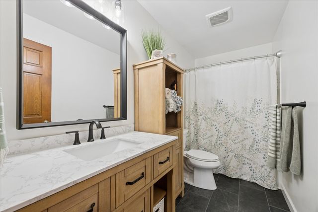 395 Southampton Drive, Geneva, IL 60134