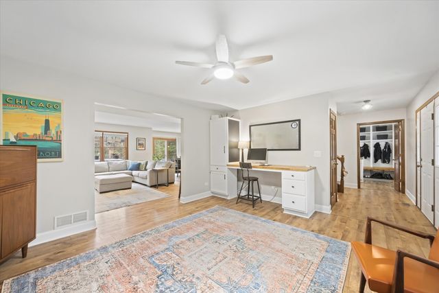 395 Southampton Drive, Geneva, IL 60134