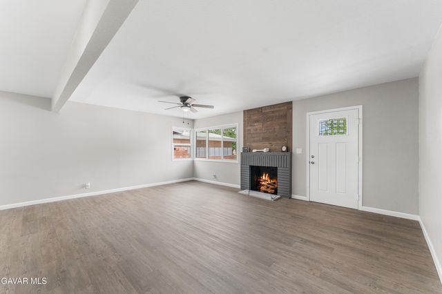 318 W Avenue J-10, Lancaster, CA 93534