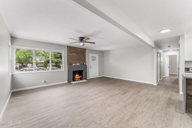 318 W Avenue J-10, Lancaster, CA 93534