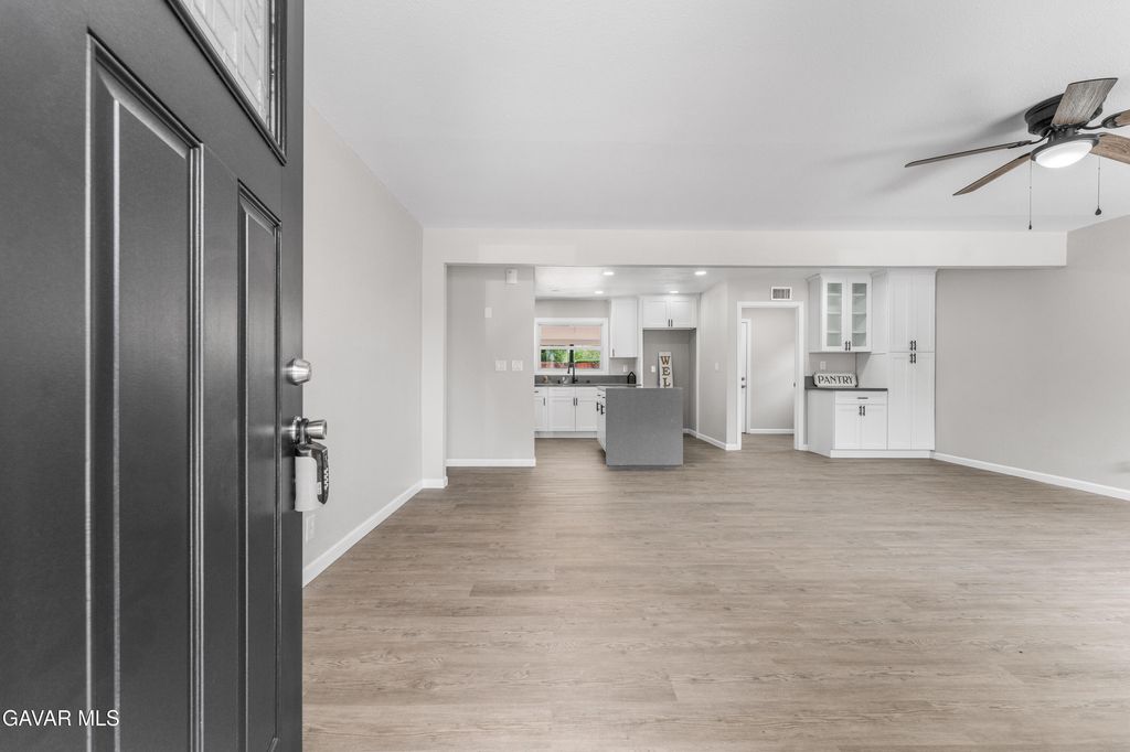 318 W Avenue J-10, Lancaster, CA 93534