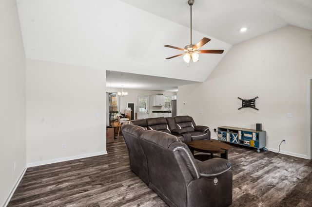 2860 Highway 76, Portland, TN 37148