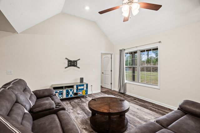 2860 Highway 76, Portland, TN 37148