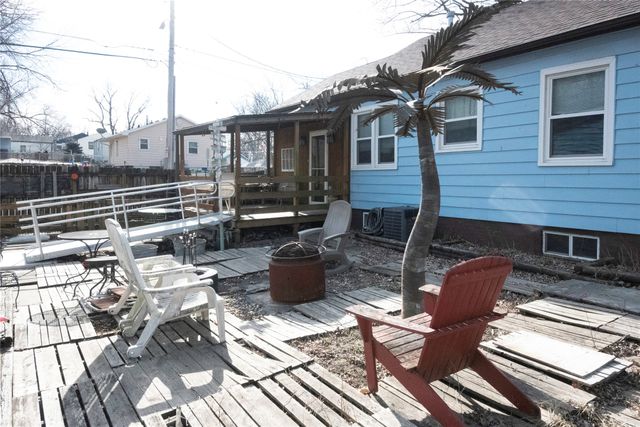 1337 E 33rd Street, Des Moines, IA 50317