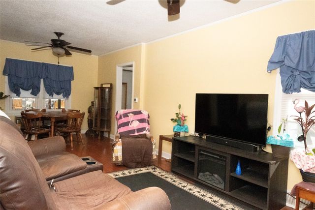 1337 E 33rd Street, Des Moines, IA 50317