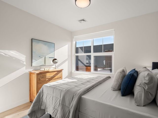 1151 Walnut 406, Newton, MA 02461