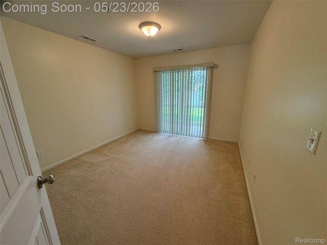 34086 Utica Road, Fraser, MI 48026