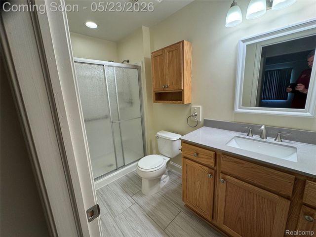 34086 Utica Road, Fraser, MI 48026